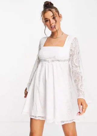 Кружевное платье мини цвета слоновой кости с расклешенными рукавами и квадратным вырезом Love Triangle-Белый