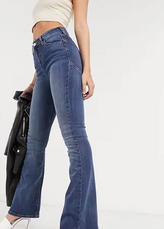 Расклешенные выбеленные джинсы с моделирующим эффектом и завышенной талией ASOS DESIGN Petite-Голубой