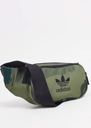 Разноцветная сумка на пояс с камуфляжным принтом adidas Originals-Мульти