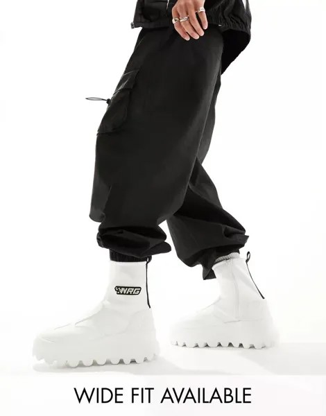 Белые массивные ботинки на молнии с деталями для мотокросса ASOS Design