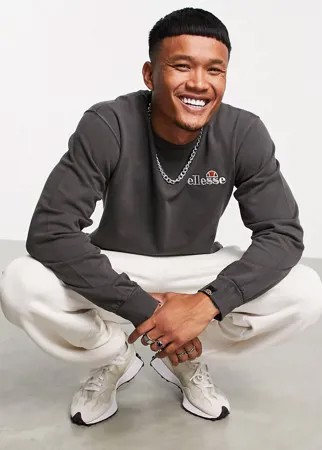 Серый свитшот, окрашенный натуральными красителями ellesse