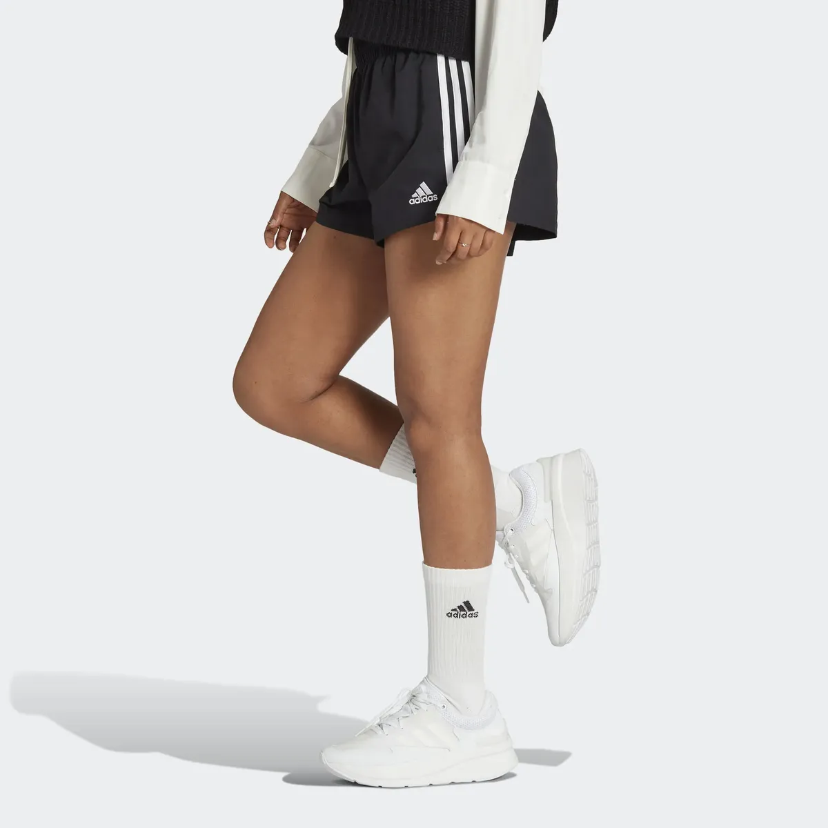 Спортивные шорты adidas 