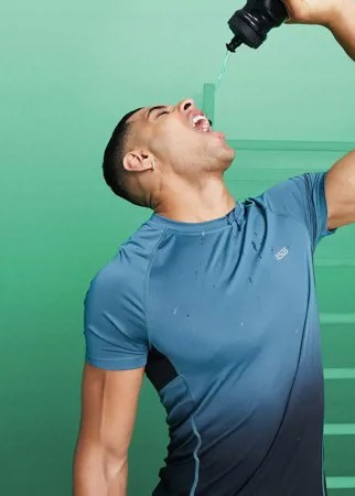 Облегающая спортивная футболка с эффектом омбре ASOS 4505-Зеленый цвет