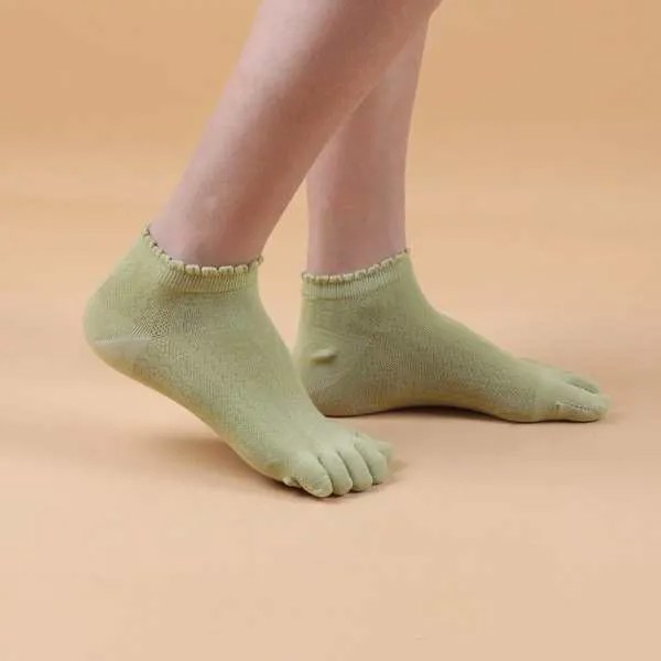 Носки с пальцами на ноге
