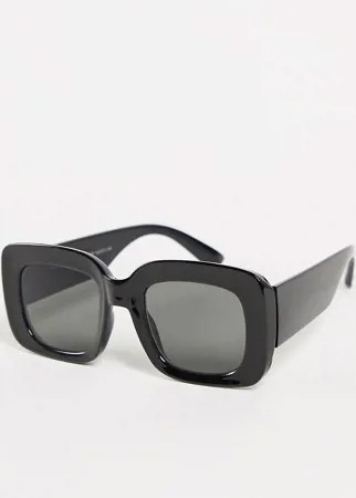Черные квадратные солнцезащитные очки в стиле 