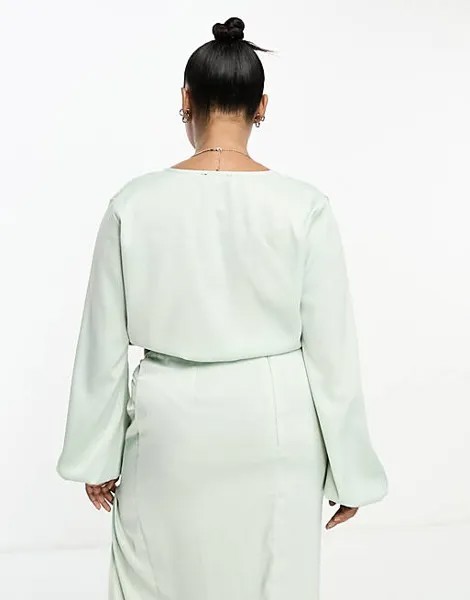 Эксклюзивная атласная блузка с объемными рукавами In The Style Plus бледно-зеленого цвета