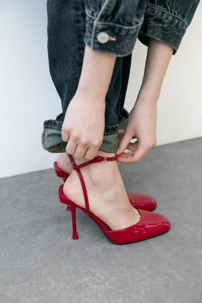 Блестящие туфли на каблуке ZARA, красный