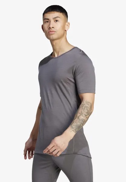 Спортивная футболка Adidas, серый