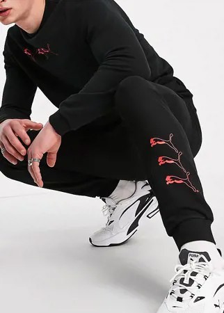 Черные джоггеры с повторяющимся логотипом Puma – эксклюзивно для ASOS-Черный