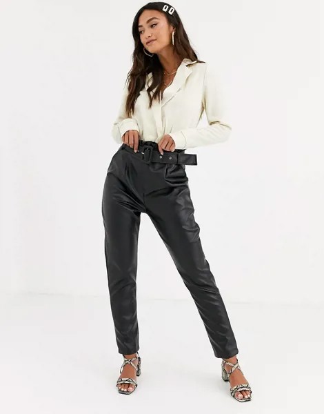 Черные брюки с присборенной талией и ремнем In The Style x Stephsa-Черный