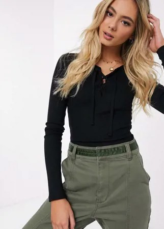Черный лонгслив со шнуровкой Hollister