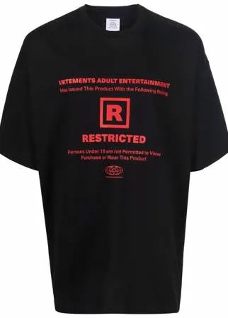 VETEMENTS футболка с графичным принтом