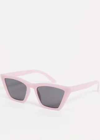 Розовые угловатые солнцезащитные очки 