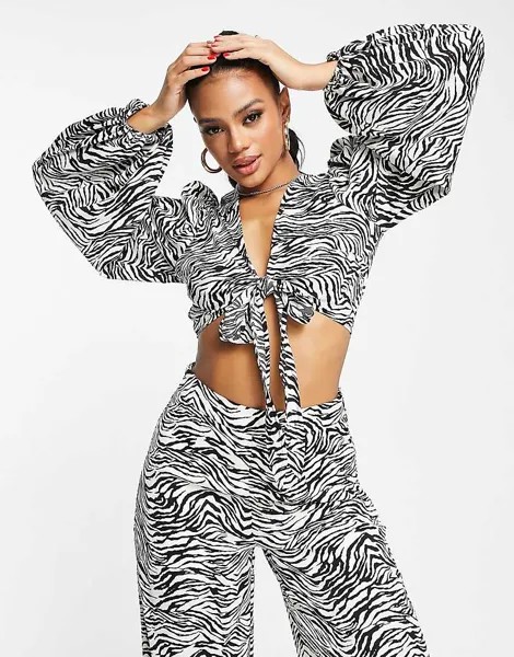 Эксклюзивная укороченная рубашка In The Style x Yasmin Devonport с завязкой спереди и соответствующим принтом зебры