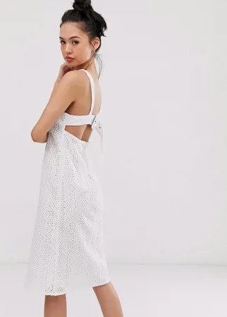 Сарафан миди с вышивкой ришелье и пряжкой на спине ASOS DESIGN-Белый