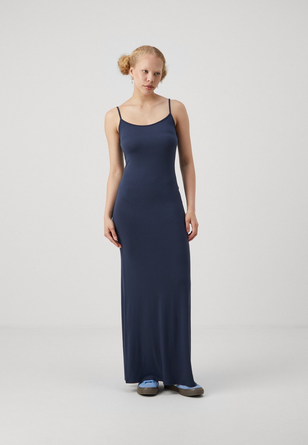 Платье из джерси Soft Touch Maxi Gina Tricot, черный ирис