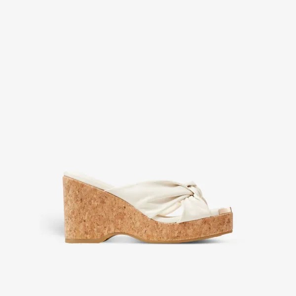 Босоножки Avenue на танкетке с узором в узел Jimmy Choo, цвет latte