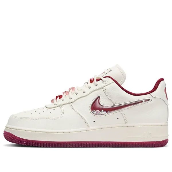 Кроссовки (WMNS) Nike Air Force 1 Low 'Valentines Day 2024', цвет sail/team red/medium soft pink/gym red